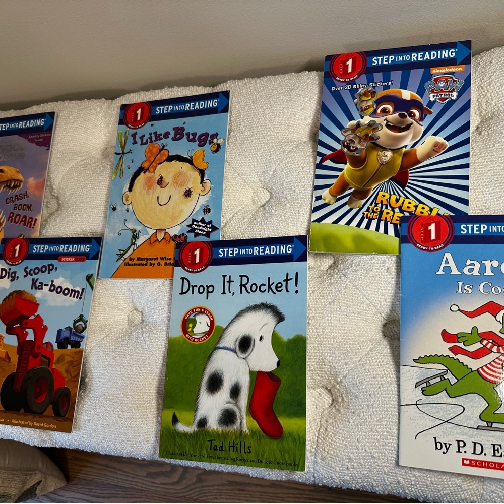 Scholastic Step into Reading Books - Lot of 6 (step 1)